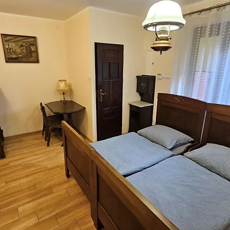 Apartament POKOJE GOŚCINNE MAJKA Apartament Stare jest Piękne *